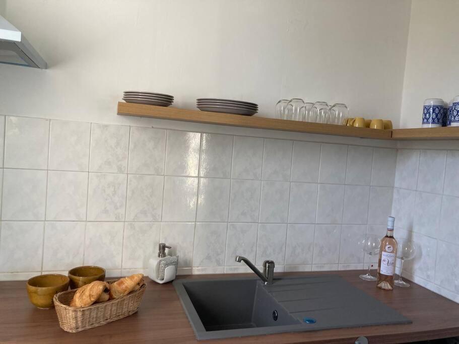 Cozy Studio With Balcony And Free Parking Aix-en-Provence Dış mekan fotoğraf